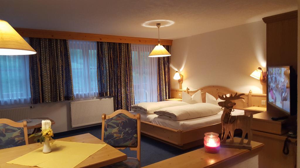 Hotel Camona & Apart Walserhof ザムナウン エクステリア 写真