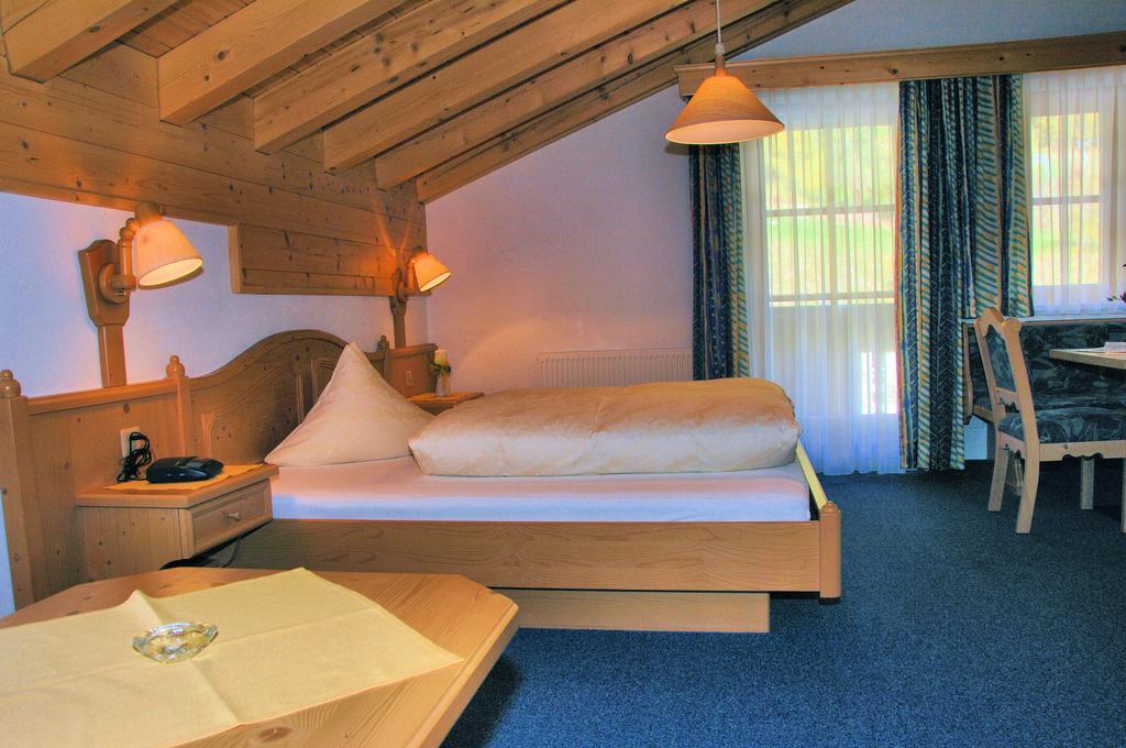 Hotel Camona & Apart Walserhof ザムナウン エクステリア 写真