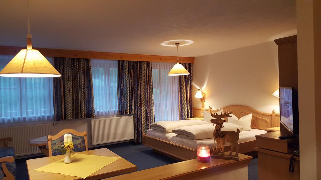 Hotel Camona & Apart Walserhof ザムナウン エクステリア 写真